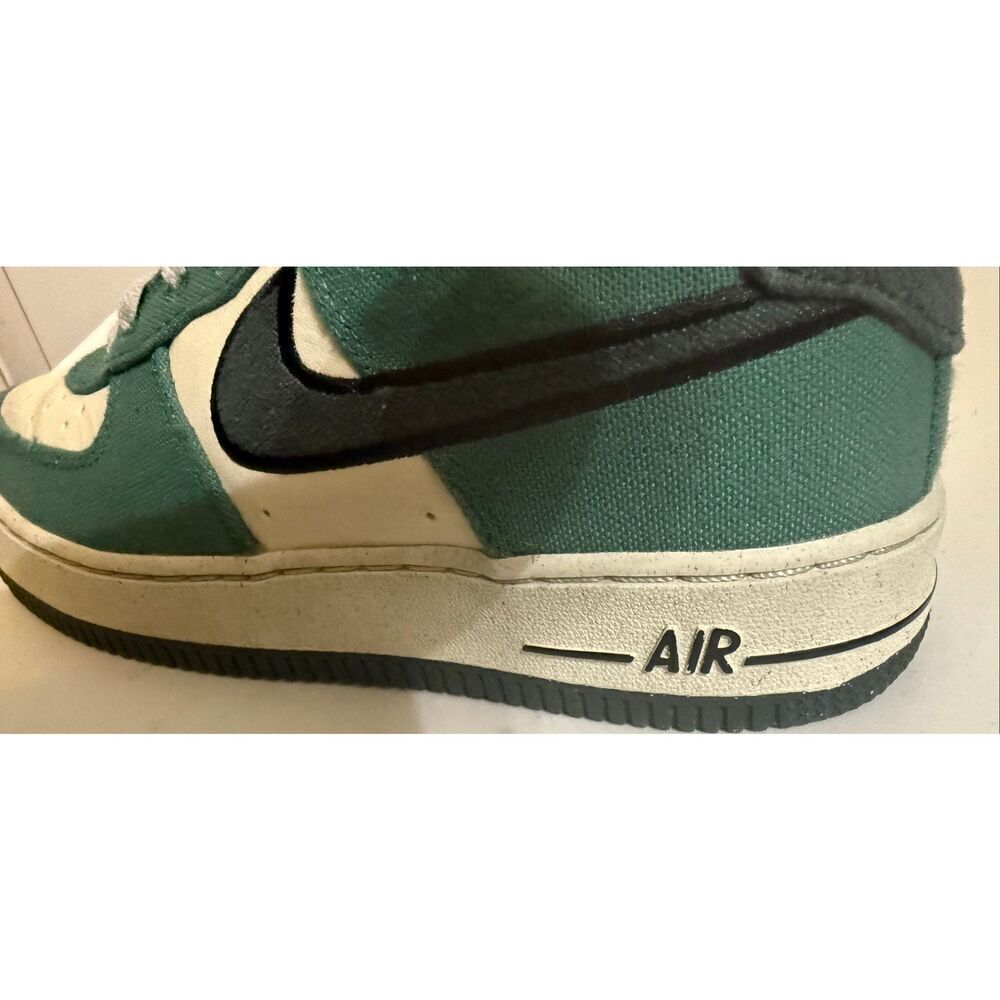 Nike Big Kid's Air Force 1 LV8 Low Top Lace-up Sneakers Green White Size 4Y